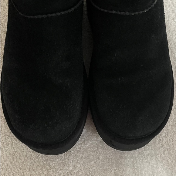 UGG Black Platform Mini Suede Boots Size 7 - Picture 7 of 9